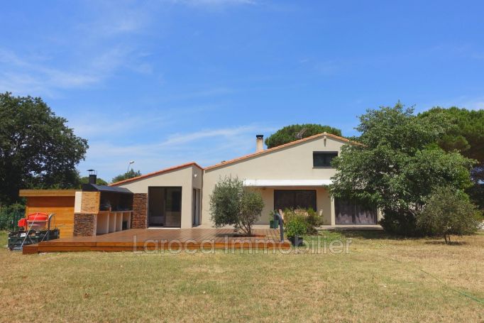 A vendre MAISON  6 PIECES 208 M2  LAROQUE DES ALBERES