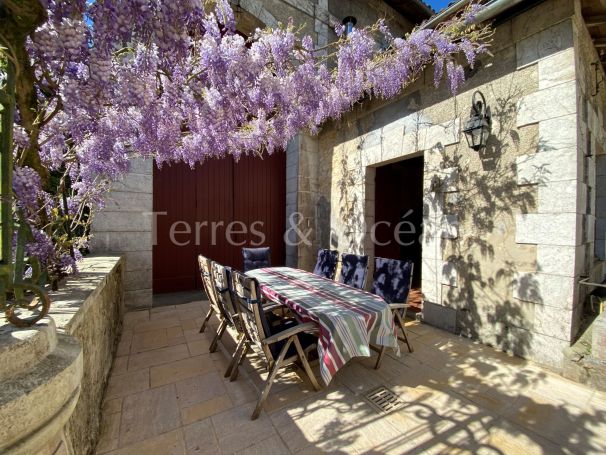 A louer APPARTEMENT 900 M2 TERRASSE PEYREHORADE centre village