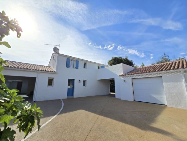 A vendre MAISON  8 PIECES 207 M2 BORD DE MER SAINT JEAN DE MONTS