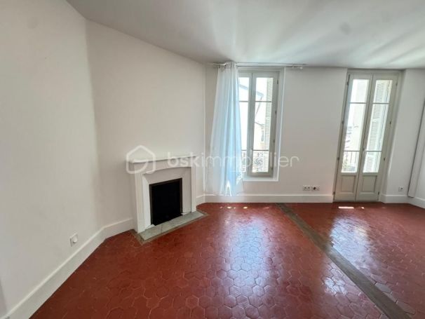A louer STUDIO  28 M2 BORD DE MER NICE