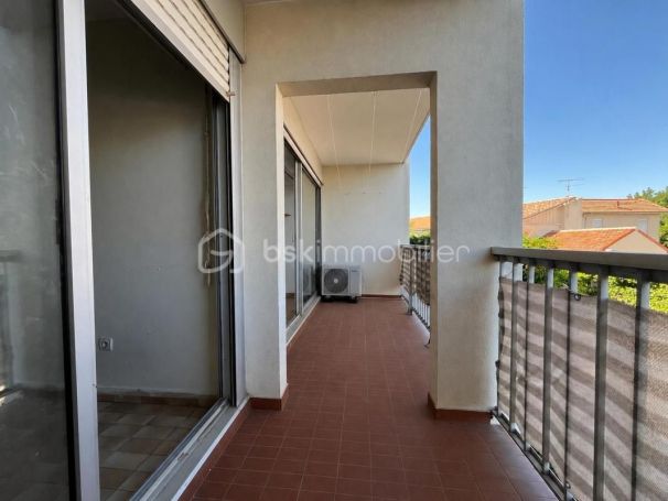 A louer APPARTEMENT T2 45 M2 TERRASSE  NIMES
