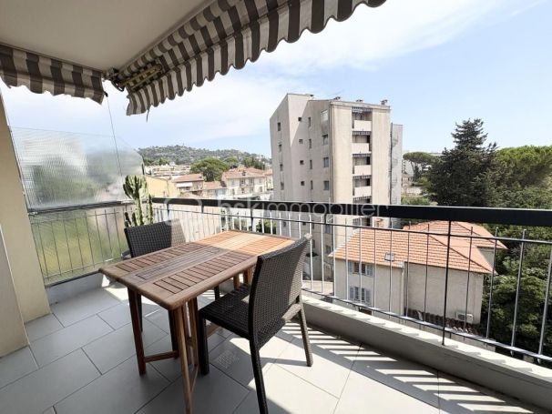 A louer APPARTEMENT T3 74 M2 TERRASSE BORD DE MER CANNES
