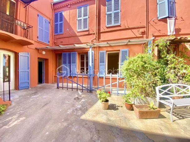 A louer APPARTEMENT DE PRESTIGE T3 62 M2 TERRASSE BORD DE MER CANNES