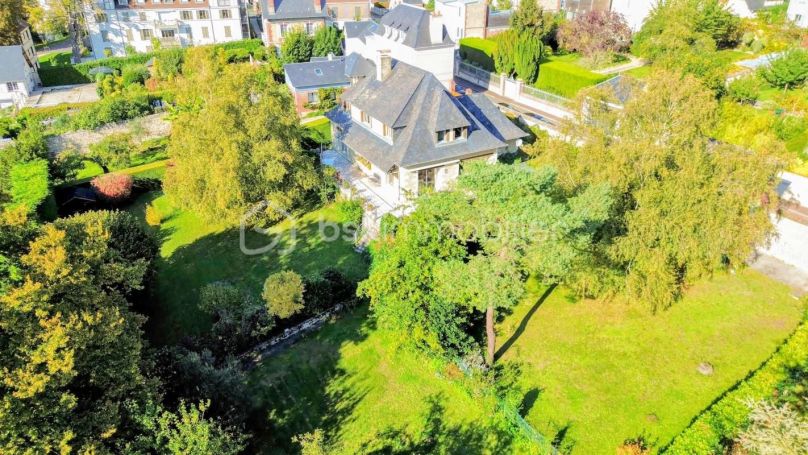A louer MAISON  DE MAîTRE PIEDS DANS L'EAU TROUVILLE SUR MER