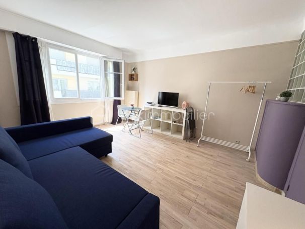 A louer STUDIO  24 M2 BORD DE MER CANNES