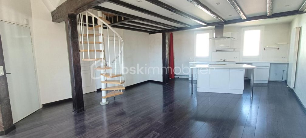 A louer APPARTEMENT DUPLEX T3 65 M2 BORD DE MER LA SEYNE SUR MER