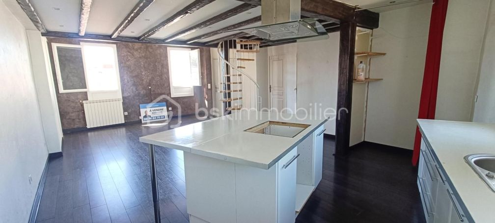 A louer APPARTEMENT DUPLEX T3 65 M2 BORD DE MER LA SEYNE SUR MER