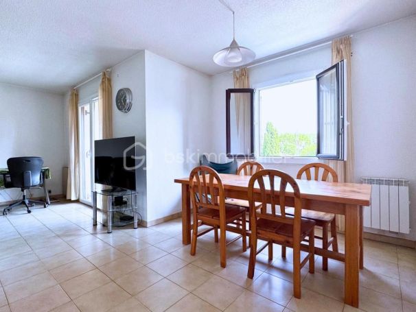 A louer APPARTEMENT T3 75 M2  LA VALETTE DU VAR