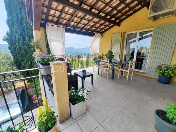 A louer APPARTEMENT DUPLEX T5 79 M2 TERRASSE BORD DE MER FREJUS