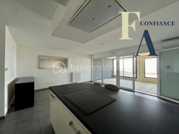 A louer APPARTEMENT T3 62 M2 BORD DE MER SETE