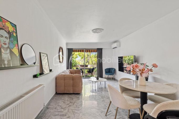 A louer APPARTEMENT T3 69 M2 TERRASSE BORD DE MER ANTIBES