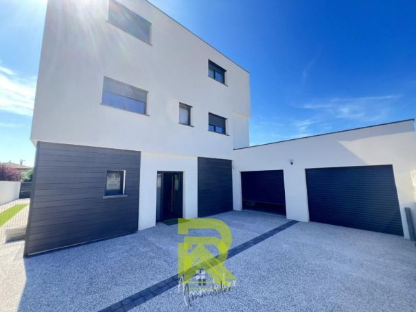 A louer MAISON  CONTEMPORAINE BORD DE MER AGDE