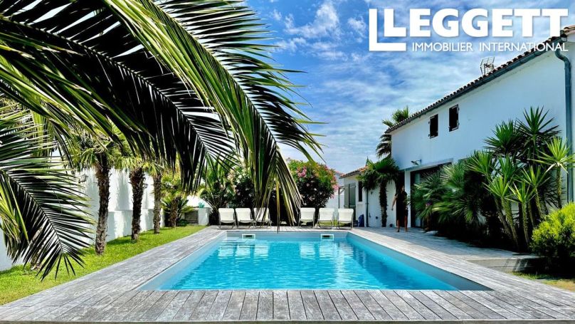 A vendre MAISON  9 PIECES 208 M2 BORD DE MER LA COUARDE SUR MER