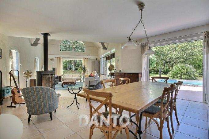 A louer MAISON  CONTEMPORAINE BORD DE MER GUERANDE