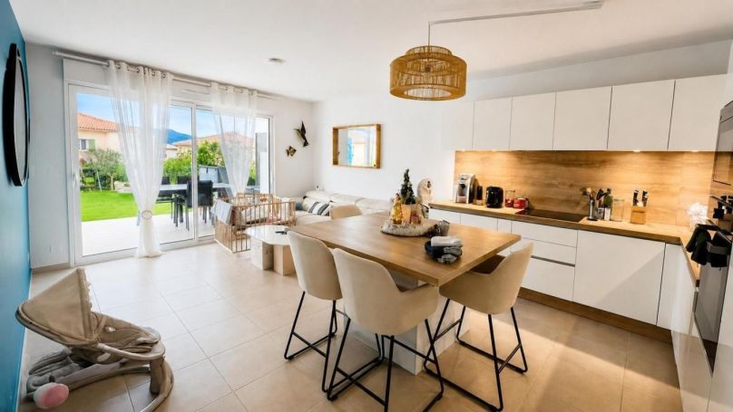 A louer APPARTEMENT T3 63 M2  PUGET SUR ARGENS