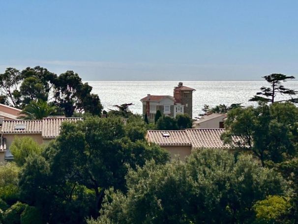 A louer APPARTEMENT T2 35 M2 VUE MER FREJUS
