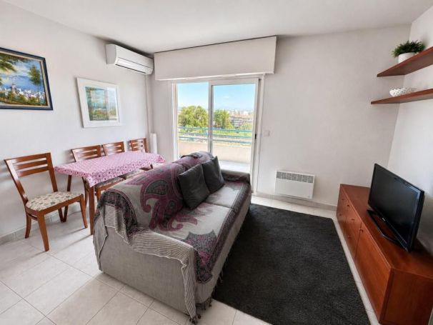 A louer APPARTEMENT T2 33 M2 TERRASSE PLAGE à PIED FREJUS