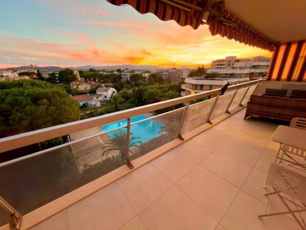 A louer APPARTEMENT DE PRESTIGE NEUF T2 43 M2 BORD DE MER FREJUS