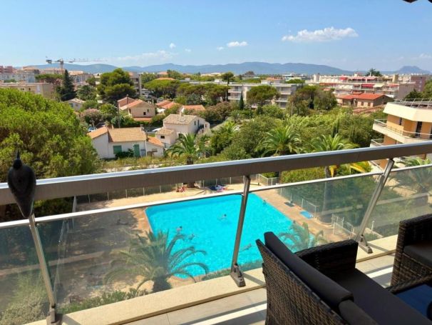 A louer APPARTEMENT DE PRESTIGE NEUF T2 43 M2 BORD DE MER FREJUS