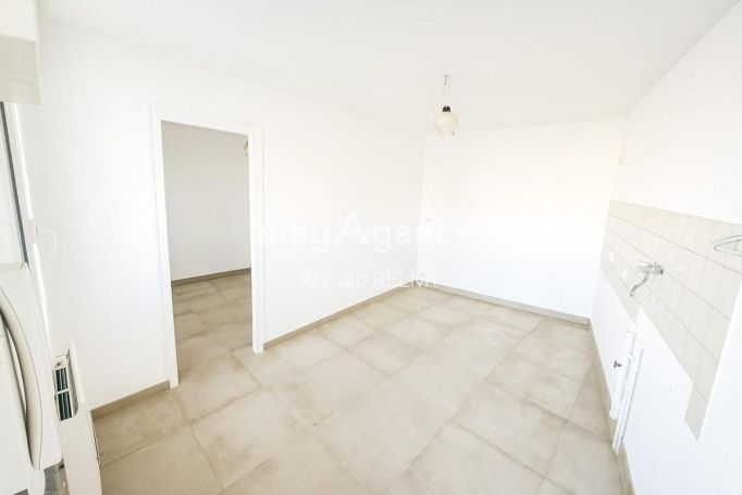 A vendre APPARTEMENT T5 81 M2 BORD DE MER LES SABLES D OLONNE