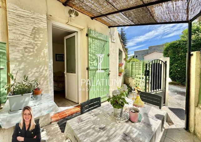 A louer STUDIO  21 M2 TERRASSE  PELISSANNE