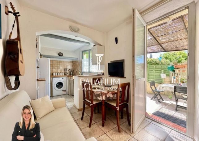 A louer STUDIO  21 M2 TERRASSE  PELISSANNE