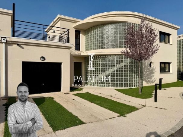 A vendre MAISON  127 M2  SALON DE PROVENCE