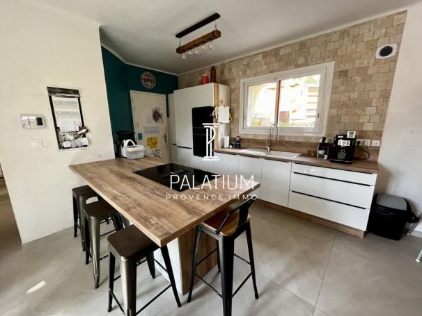 A louer MAISON  172 M2  SALON DE PROVENCE