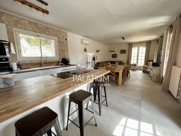 A louer MAISON  172 M2  SALON DE PROVENCE