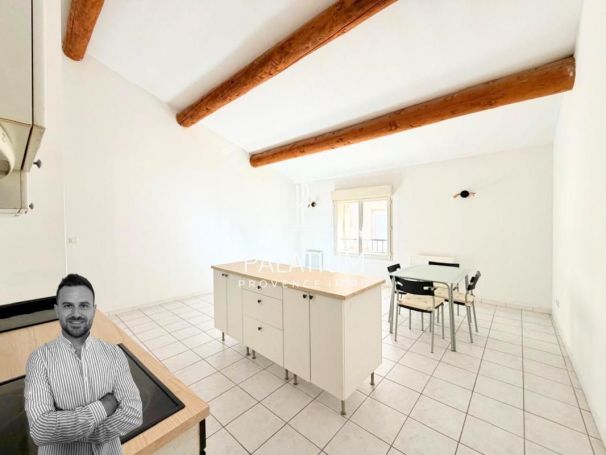 A louer APPARTEMENT T3 62 M2 SALON DE PROVENCE