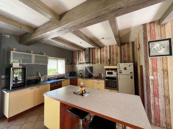 A vendre MAISON  4 PIECES 122 M2  GROSBREUIL