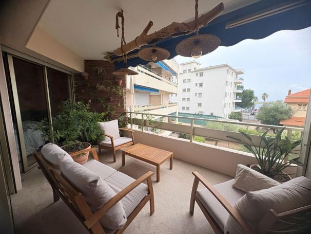 A louer APPARTEMENT T2 55 M2 TERRASSE BORD DE MER CAGNES SUR MER