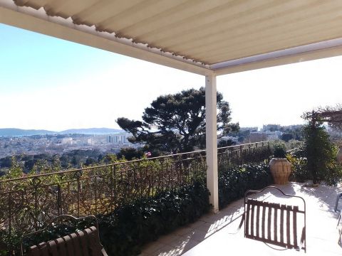 A louer MAISON 6 PIECES 200 M2 BORD DE MER TOULON