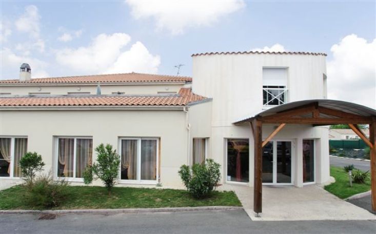 A louer APPARTEMENT T2 34 M2 TERRASSE  TONNAY CHARENTE