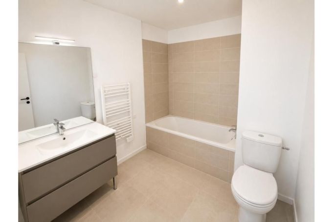 A louer STUDIO NEUF  23 M2  CASTELNAU LE LEZ