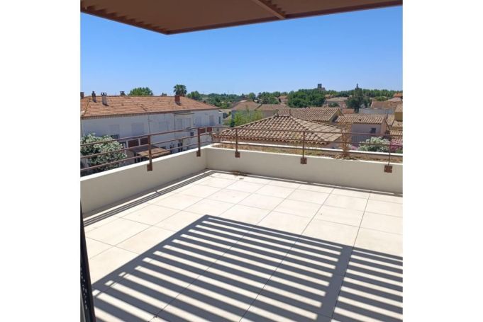 A louer APPARTEMENT T5 123 M2 TERRASSE BORD DE MER FRONTIGNAN