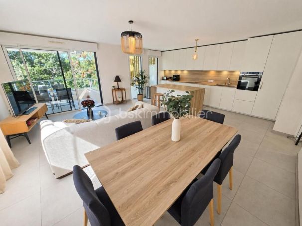 A louer APPARTEMENT T4 107 M2 TERRASSE BORD DE MER NICE
