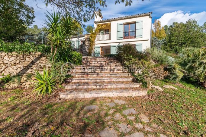 A louer MAISON  DE MAîTRE  MEOUNES LES MONTRIEUX