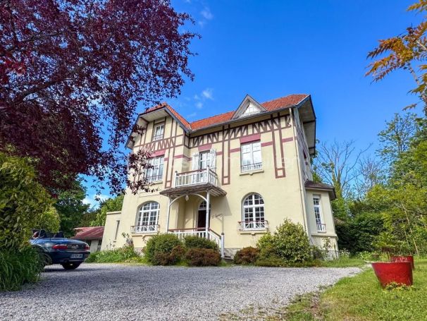 A louer MAISON  DE MAîTRE  SAINT LEONARD