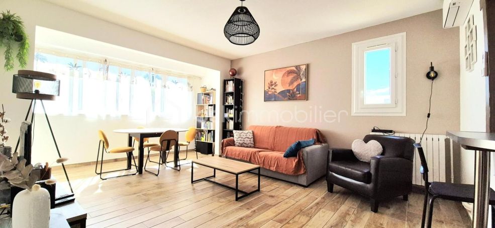 A louer APPARTEMENT T2 45 M2 BORD DE MER HYERES