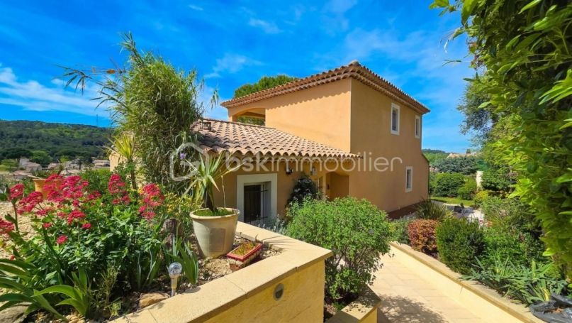 A louer MAISON  6 PIECES 156 M2  BAGNOLS SUR CEZE
