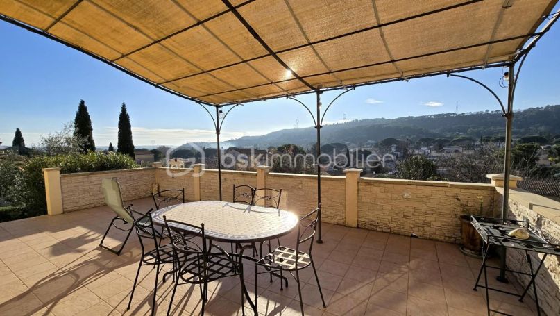 A louer MAISON  6 PIECES 156 M2  BAGNOLS SUR CEZE