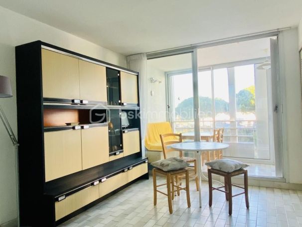A louer STUDIO  21 M2 TERRASSE BORD DE MER LA GRANDE MOTTE