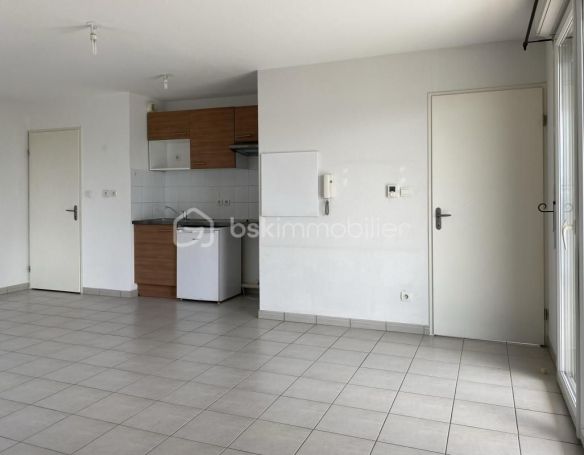 A louer APPARTEMENT T2 48 M2  LORMONT