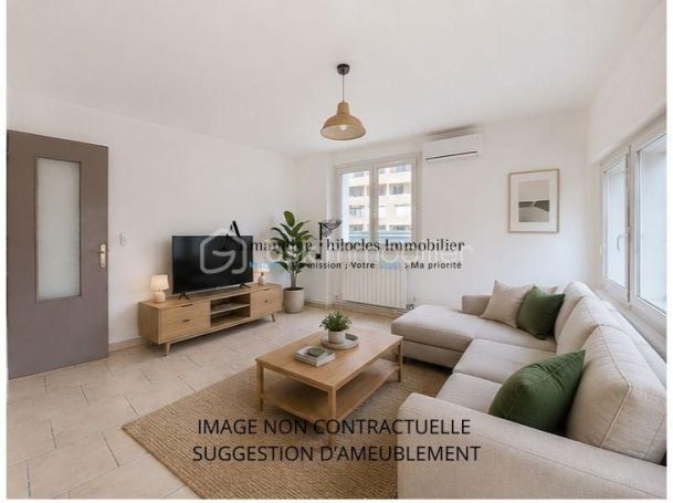 A louer APPARTEMENT T4 94 M2 BORD DE MER LA SEYNE SUR MER
