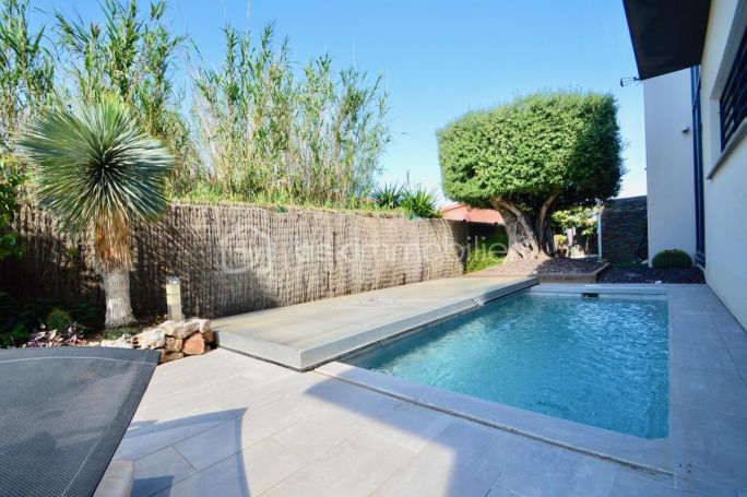 A vendre MAISON  5 PIECES 180 M2 PLAGE à PIED TORREILLES