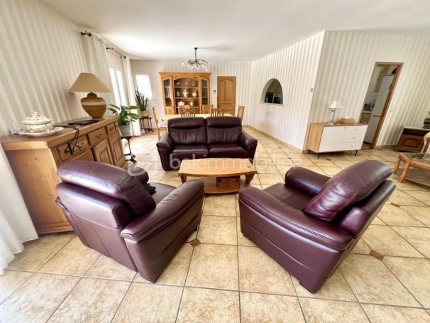 A louer MAISON  5 PIECES 155 M2  LA MOTTE