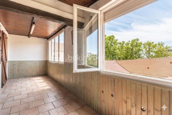 A louer APPARTEMENT T4 79 M2 TERRASSE BORD DE MER TOULON