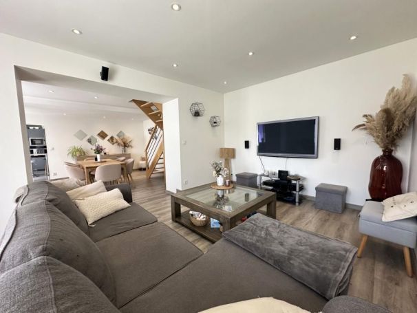 A vendre LONGèRE 5 PIECES 95 M2 SOMMERVIEU