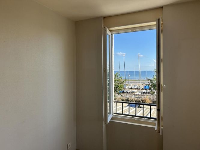 APPARTEMENT T3 46 M2 VUE MER LANGRUNE SUR MER